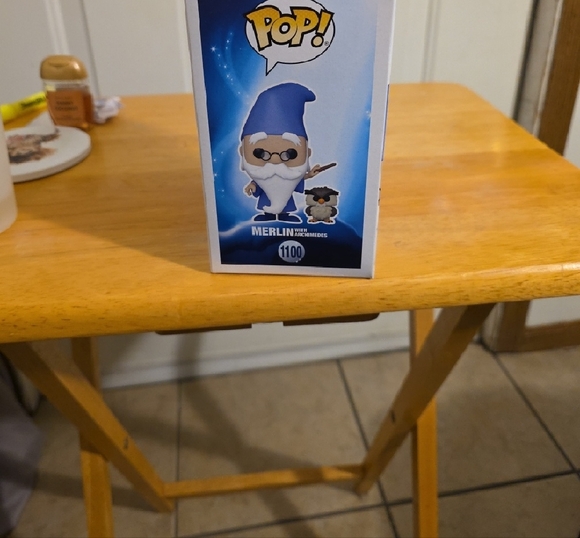 Funko Pop! Disney's Merlin and Archimedes in Blue and White - Picture 4 of 4